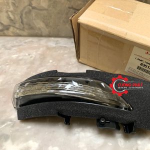 Hình ảnh đèn xi nhan gương Mitsubishi Triton, Pajero Sport 2019 chính hãng