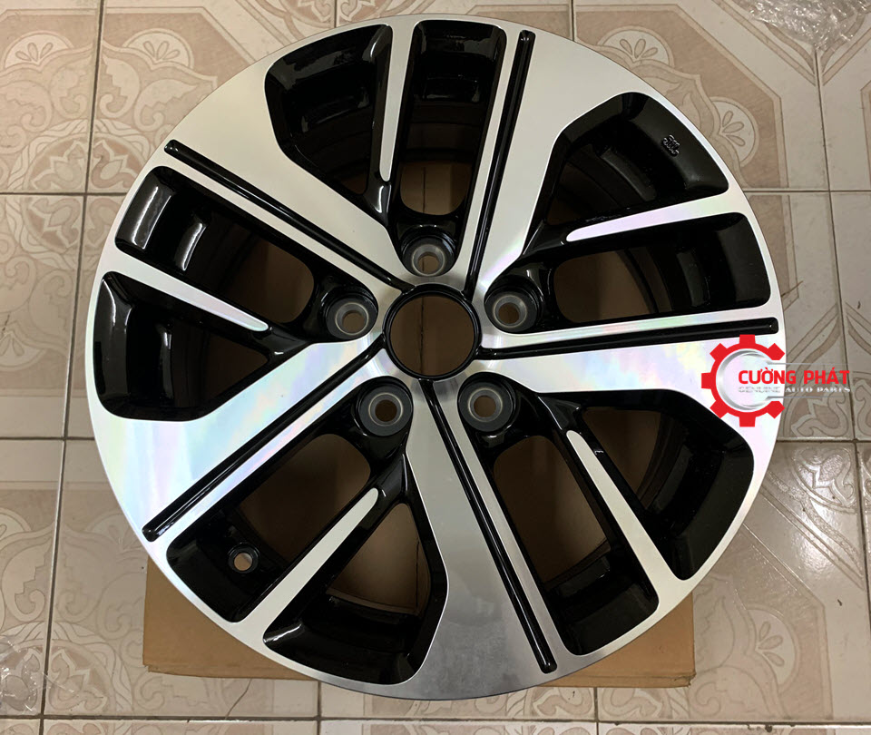 Mam-xe-Mitsubishi-Xpander-4250D867-Lazang(1) Hình ảnh mâm xe Mitsubishi Xpander chính hãng hay còn gọi là lazang