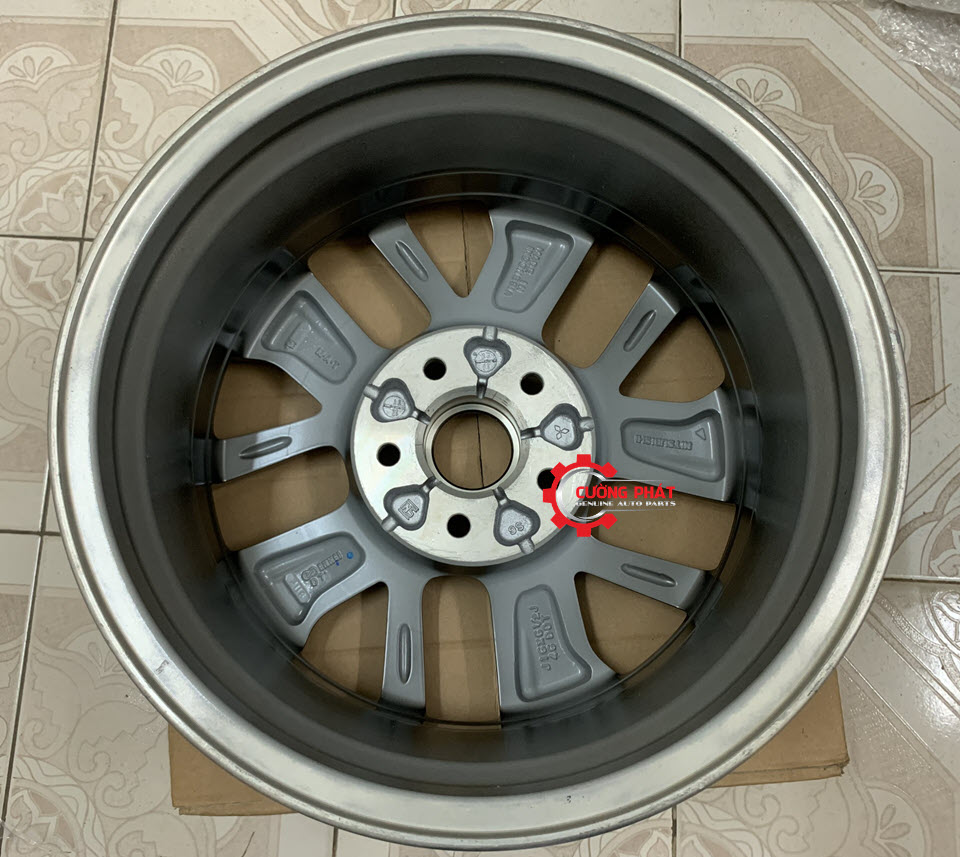 Mam-xe-Mitsubishi-Xpander-4250D867-Lazang(2) Mặt sau lazang xe Mitsubishi Xpander chính hãng