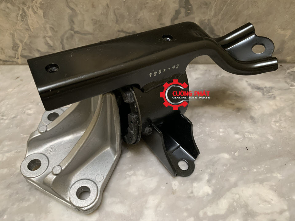 Cao-su-chan-may-Mitsubishi-Xpander-so-tu-dong-2910A320-AT (3) Chi tiết cao su chân máy Xpander bản AT chính hãng