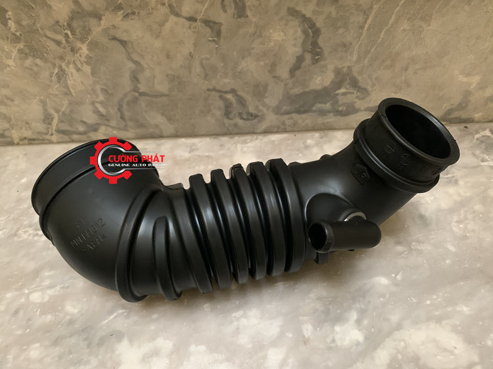 Cao-su-co-hut-bau-le-gio-Mitsubishi-Triton-Pajero-Sport-4D56-MN171012 Cận cảnh cao su cổ hút bầu le gió Triton, Pajero Sport máy dầu 4D56 chính hãng