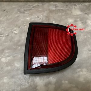 Hình ảnh đèn phản quang sau Mitsubishi Triton 2010 chính hãng