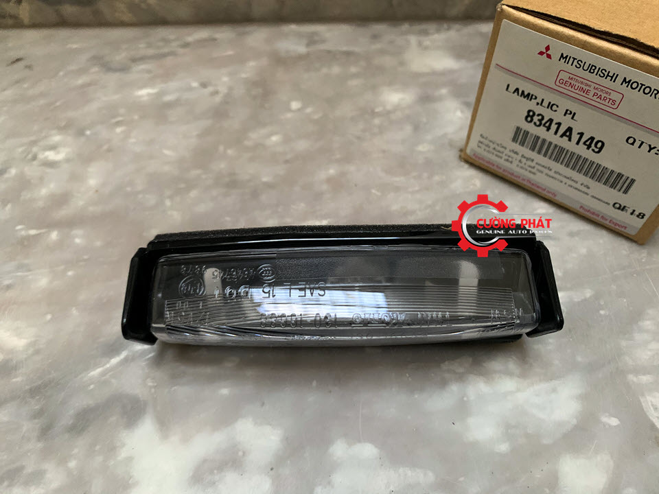 Den-soi-bien-so-Mitsubishi-Attrage-Pajero-Sport-8341A149(7) Đèn soi biển số Mitsubishi Pajero Sport chính hãng