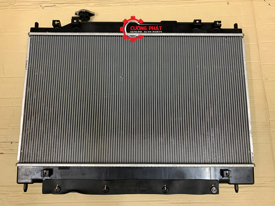 Ket-nuoc-AT-Mitsubishi-Xpander-1350A984-so-tu-dong(3) Cận cảnh két nước Xpander số tự động chính hãng