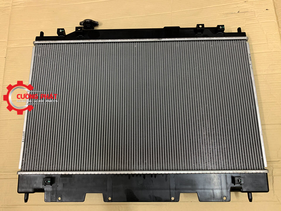 Ket-nuoc-Mitsubishi-Xpander-so-san-1350A985-MT(1) Cận cảnh két nước Xpander bản MT chính hãng