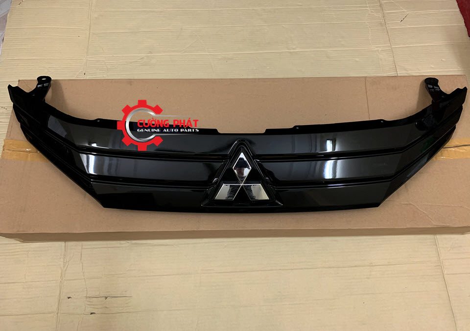 Hình ảnh mặt ga lăng đen Mitsubishi Xpander 2019 chính hãng