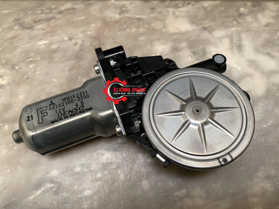 Mo-to-nang-kinh-cua-truoc-sau-Mitsubishi-Triton-Pajero-Sport-2010-MN182351-MN182352(3) Hình ảnh mô tơ nâng kính cửa trước, sau Mitsubishi Triton, Pajero Sport 2010 chính hãng