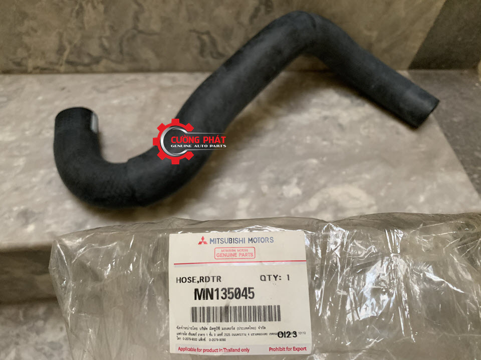 Ong-nuoc-duoi-Mitsubishi-Triton-Pajero-Sport-4D56-MN135045 Chi tiết ống nước dưới Triton, New Triton, Pajero Sport máy dầu 4D56 chính hãng