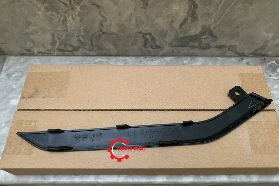 op-vien-can-truoc-Mitsubishi-Xpander-6400H357XA-6400H358XA(1) Chi tiết ốp viền cản trước Xpander chính hãng