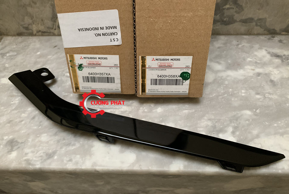 op-vien-can-truoc-Mitsubishi-Xpander-6400H357XA-6400H358XA(2) Hình ảnh ốp viền cản trước Mitsubishi Xpander chính hãng