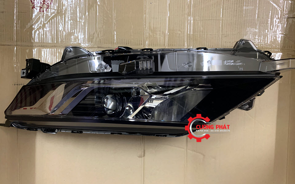 Hình ảnh đèn pha Mitsubishi Triton 2020 chính hãng