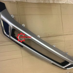 Hình ảnh ốp cản trước dưới Mitsubishi Outlander 2020 chính hãng