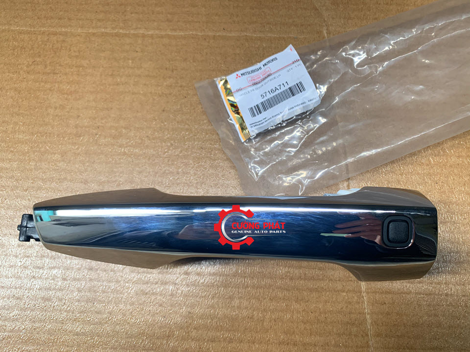 Tay-mo-cua-ngoai-Mitsubishi-Xpander-2020-5716A711 (2) Mã tay mở cửa ngoài Xpander 2020 chính hãng