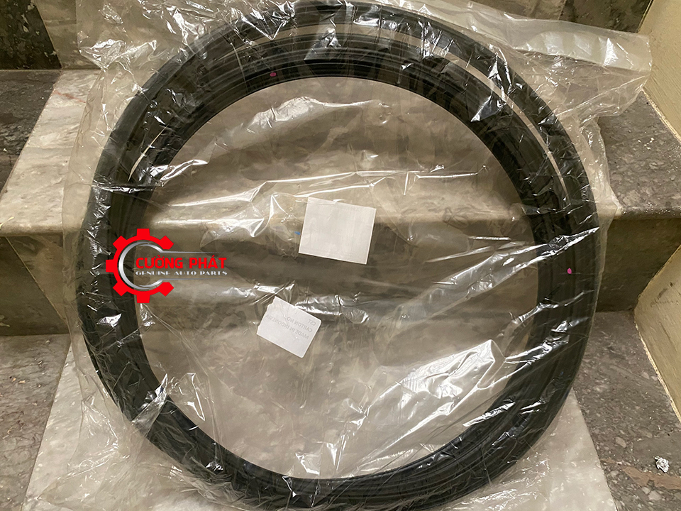 Gioang-khung-cua-hau-Mitsubishi-Xpander-5815A103 (2) Cận cảnh gioăng khung cửa hậu Xpander chính hãng