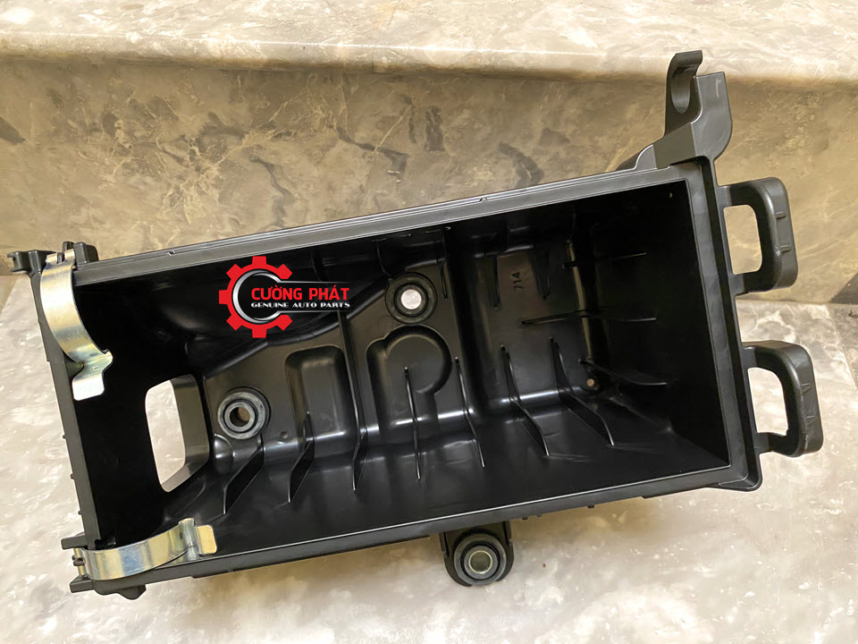 Nap-duoi-hop-loc-gio-Mitsubishi-Xpander-1500A665 (2) Chi tiết nắp dưới hộp lọc gió Xpander chính hãng