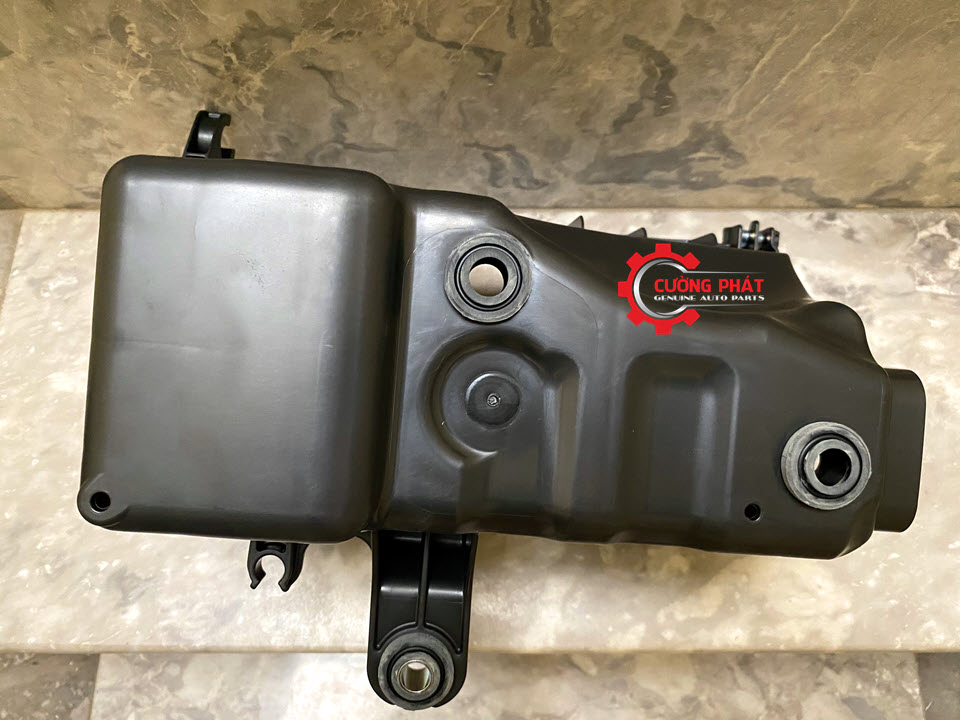 Nap-duoi-hop-loc-gio-Mitsubishi-Xpander-1500A665 (3) Cận cảnh nắp dưới hộp lọc gió Xpander chính hãng