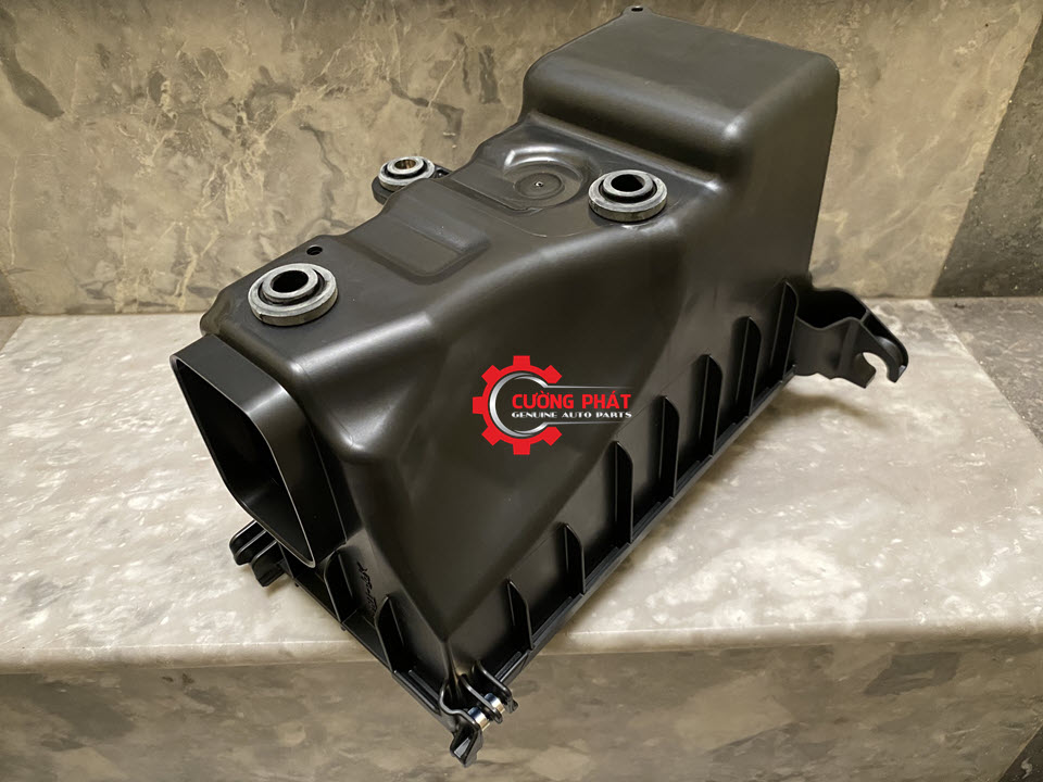 Nap-duoi-hop-loc-gio-Mitsubishi-Xpander-1500A665 (4) Hình ảnh nắp dưới hộp lọc gió Mitsubishi Xpander chính hãng