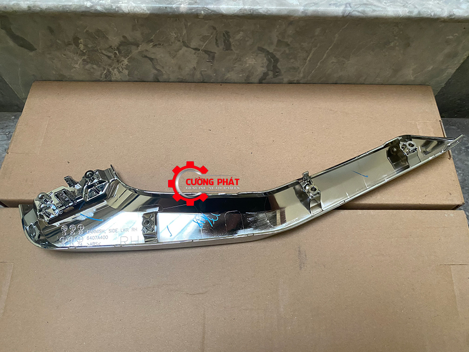 Nep-ma-can-truoc-phia-duoi-Mitsubishi-Xpander-Cross-6407A399-6407A400 (3) Phía sau nẹp mạ cản trước phía dưới Xpander Cross