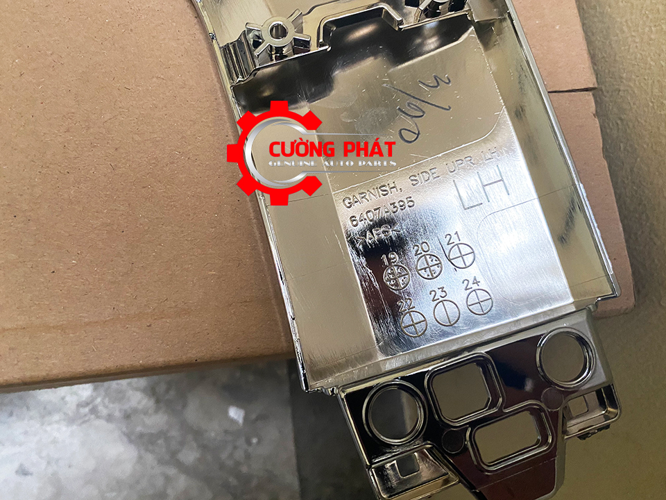 Nep-ma-can-truoc-phia-tren-Mitsubishi-Xpander-Cross-6407A395-6407A396 (4) Mã dập nổi nẹp mạ cản trước phía trên Xpander Cross