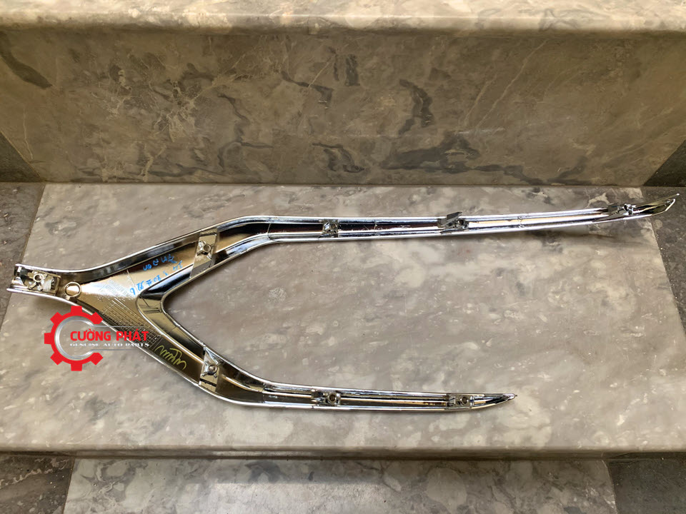 Nep-ma-den-gam-can-truoc-Mitsubishi-Mirage-2017-op-vien-6402A391-6402A392 (2) Mặt sau ốp viền mạ đèn gầm cản trước Mitsubishi Mirage 2017 chính hãng