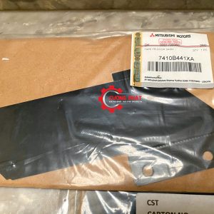 Hình ảnh ốp góc kính tam giác cửa trước Mitsubishi Xpander chính hãng
