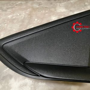 Hình ảnh ốp tam giác tai xe Mitsubishi Xpander chính hãng