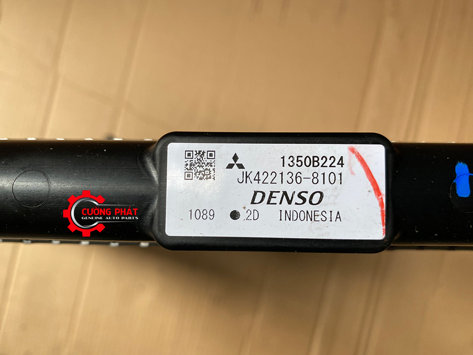 Ket-nuoc-Mitsubishi-Xpander-Cross-1350B224 (2) Tem dán trên két nước Xpander Cross