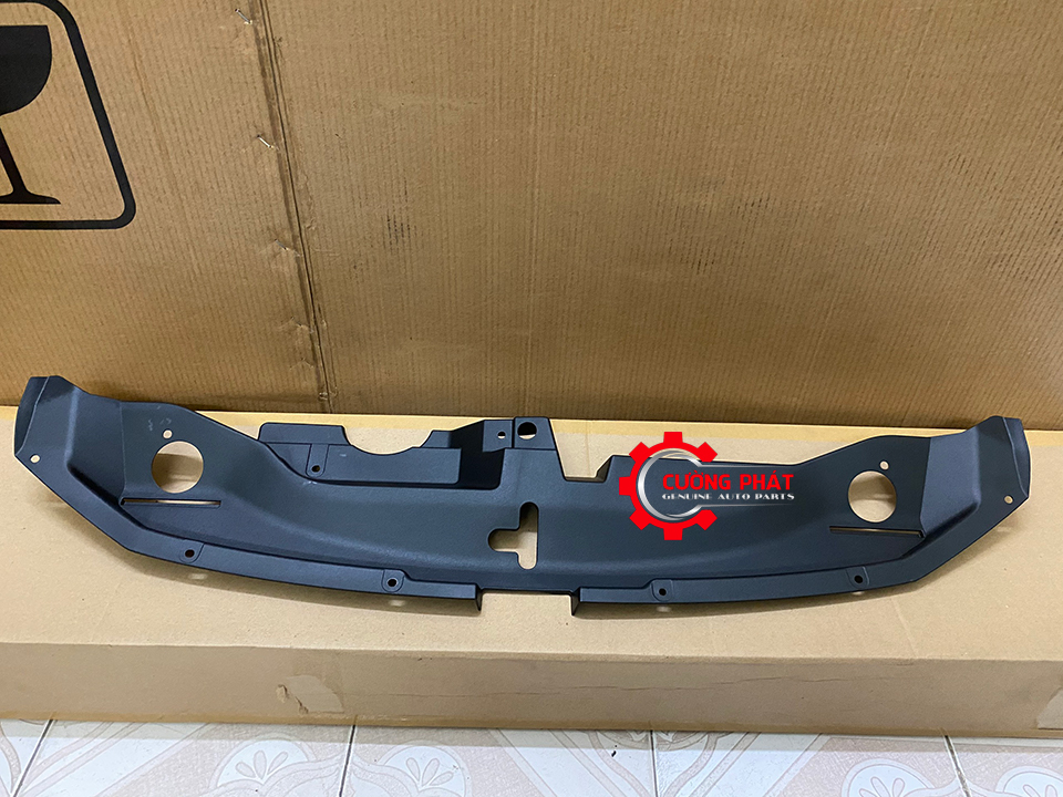 Op-che-khoa-capo-tren-galang-Mitsubishi-Xpander-7450B068 (2) Cận cảnh ốp che khóa nắp capo Xpander
