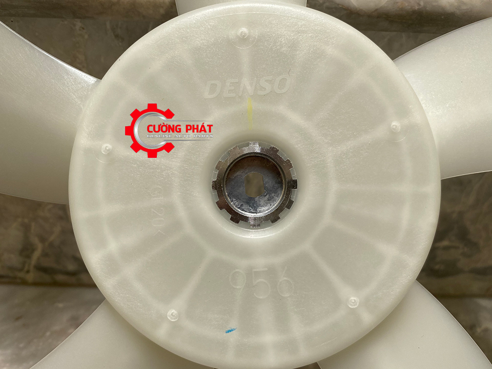 Canh-quat-ket-nuoc-Mitsubishi-Attrage-Mirage-1355A280 (4) Chữ dập nổi trên cánh quạt két nước Attrage, Mirage chính hãng
