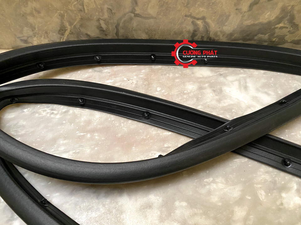 Gioang-nap-capo-Mitsubishi-Xpander-5902A290 Cận cảnh gioăng nắp capo Xpander 2018-2021, Xpander Cross chính hãng