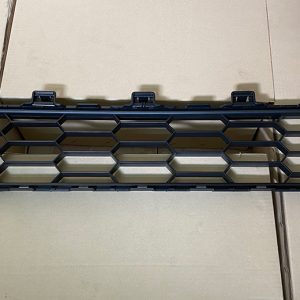 Ảnh lưới gió cản trước Triton 2015-2017 chính hãng
