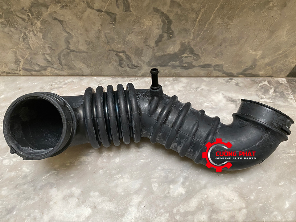 Cao-su-co-hut-bau-le-Mitsubishi-Xpander-1505A962 (1) Hình ảnh cao su cổ hút bầu le Xpander 2018-2021 chính hãng