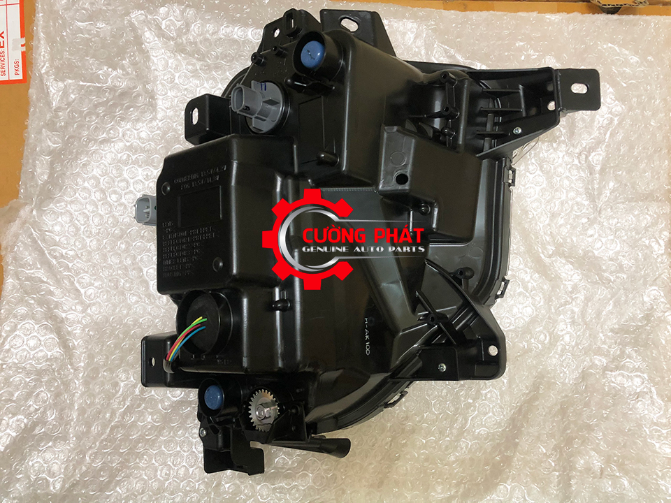 Den-gam-led-Mitsubishi-Pajero-Sport-2021-8315A077-8315A078-26135W010P-26130W010P (3) Mặt sau đèn gầm Pajero Sport 2021