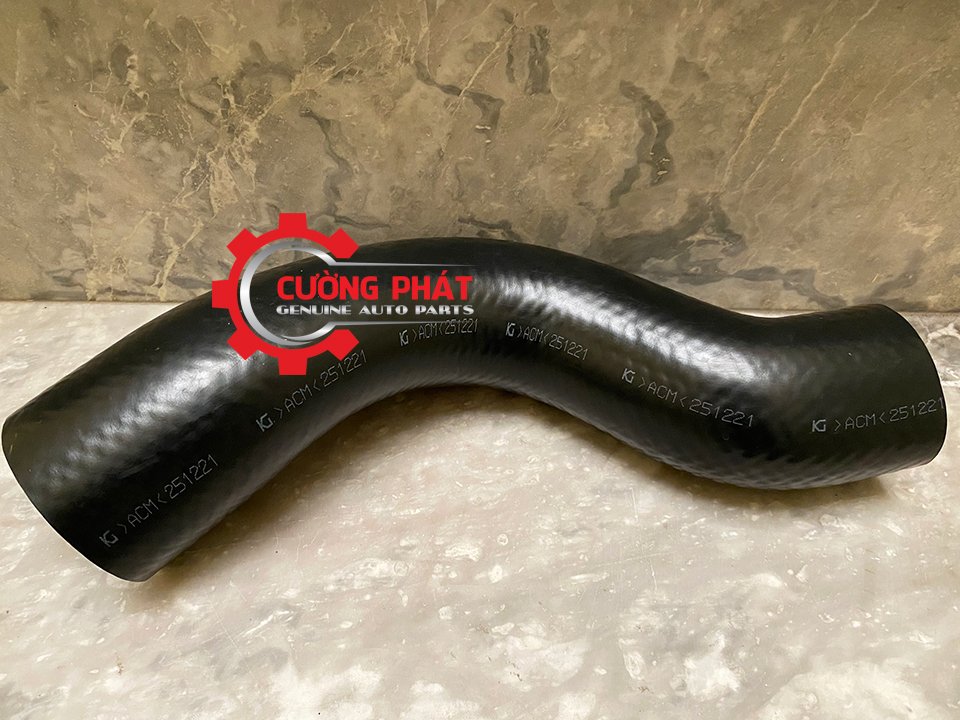 Ong-turbo-Mitsubishi-Triton-2018-tu-ket-lam-mat-vao-buom-ga-1505A775-14099W00P (1) Hình ảnh ống gió turbo Mitsubishi Triton 2015-2018 từ két làm mát turbo vào bướm ga