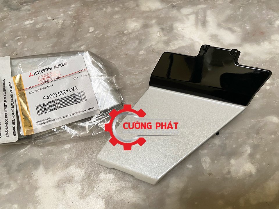 Op-lo-moc-keo-Mitsubishi-Xpander-6400H321WA (1) Mã ốp lỗ móc kéo Xpander, Xpander Cross chính hãng