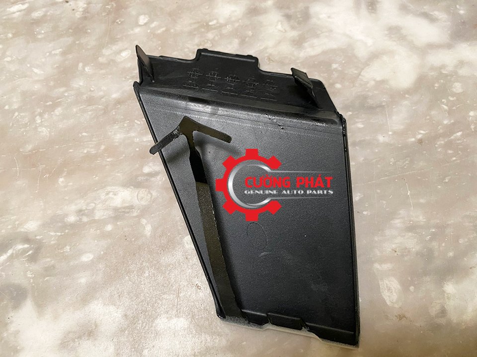 Op-lo-moc-keo-Mitsubishi-Xpander-6400H321WA (2) Chi tiết ốp lỗ móc kéo Xpander, Xpander Cross chính hãng