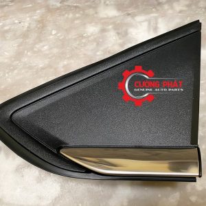 Hình ảnh ốp tam giác tai xe liền nẹp mạ Mitsubishi Xpander, Xpander Cross chính hãng