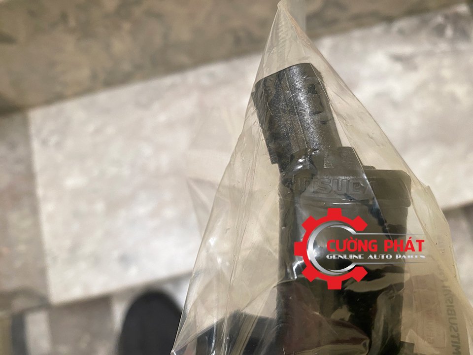 Mo-to-bom-nuoc-rua-kinh-Mitsubishi-Zinger-Grandis-MN182397(1) Cận cảnh mô tơ bơm nước rửa kính Zinger, Grandis chính hãng