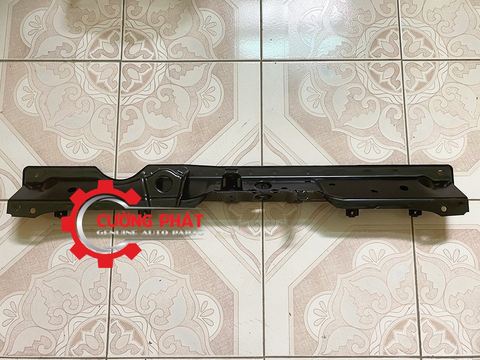 Xuong-ngang-dau-xe-Mitsubishi-Attrage-Mirage-tren-dan-nong-ket-nuoc-5256B985 (1) Hình ảnh xương ngang đầu xe Mitsubishi Attrage, Mirage chính hãng