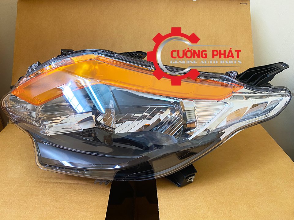 Den-pha-Mitsubishi-Triton-2015-2018-8301C723-8301C724-8301C725-8301C726 Hình ảnh đèn pha mí vàng đậm Mitsubishi Triton 2015-2018 chính hãng