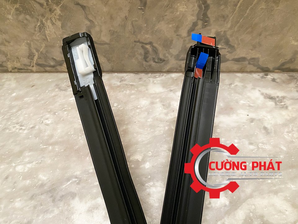 Nep-noc-Mitsubishi-Attrage-7400A373-7400A374 (2) Cận cảnh nẹp nóc Attrage chính hãng