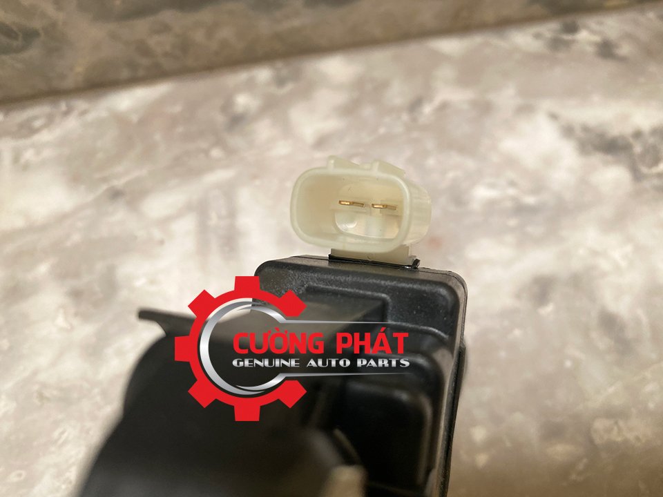 Motor-nang-kinh-cua-truoc-Mitsubishi-Triton-Pajero-Sport-2015-2022-5713A473-5713A474 (3) Giắc mô tơ nâng kính cửa trước Triton, Pajero Sport 2015-2022 chính hãng