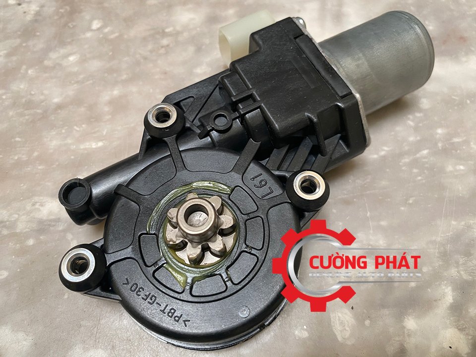 Motor-nang-kinh-cua-truoc-Mitsubishi-Triton-Pajero-Sport-2015-2022-5713A473-5713A474 Mặt sau mô tơ nâng kính cửa trước Triton, Pajero Sport 2015-2022 chính hãng