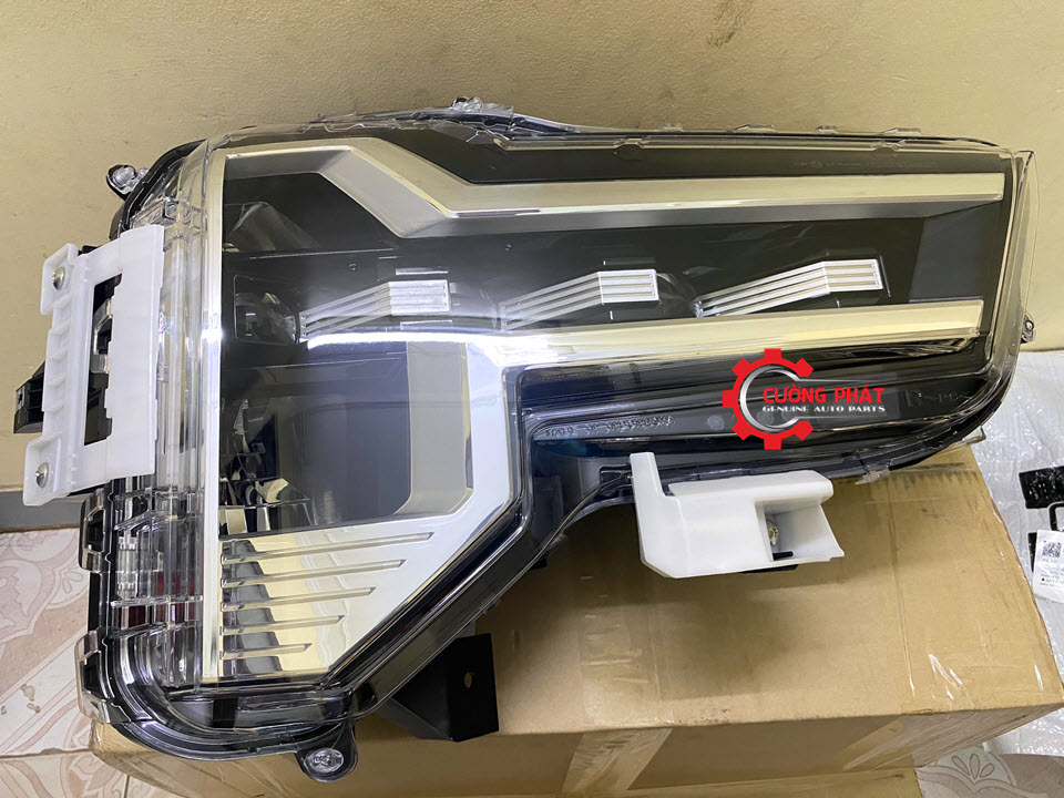 Den-pha-Mitsubishi-Xpander-2022-LED (1) Cận cảnh đèn pha LED Xpander 2022 Premium chính hãng