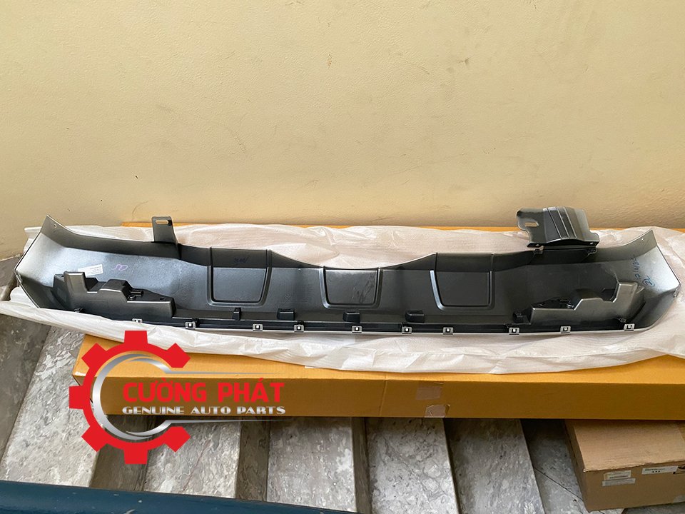 Op-can-sau-Mitsubishi-Pajero-Sport-2021-2022-6410D853HB (2) Mặt sau ốp cản sau Pajero Sport 2021-2022 chính hãng