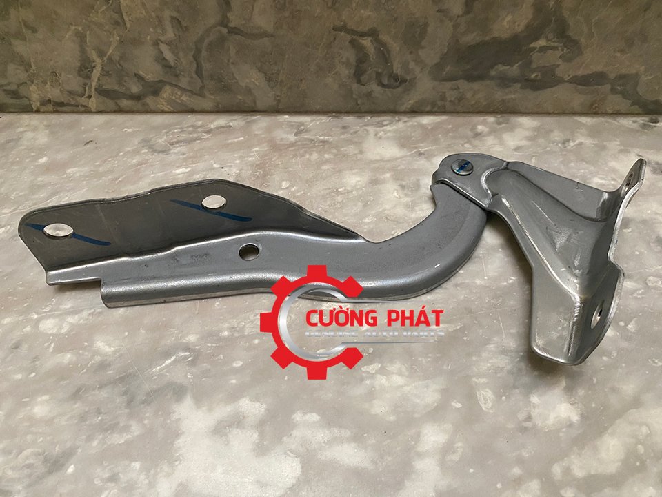 Ban-le-nap-Capo-Mitsubishi-Triton-2015-2018-5905A180-5905A179 (2) Cận cảnh bản lề nắp capo Triton 2015-2018 chính hãng