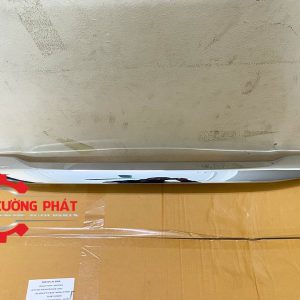 Hình ảnh nẹp mạ cốp sau Mitsubishi Pajero Sport 2018-2022 chính hãng