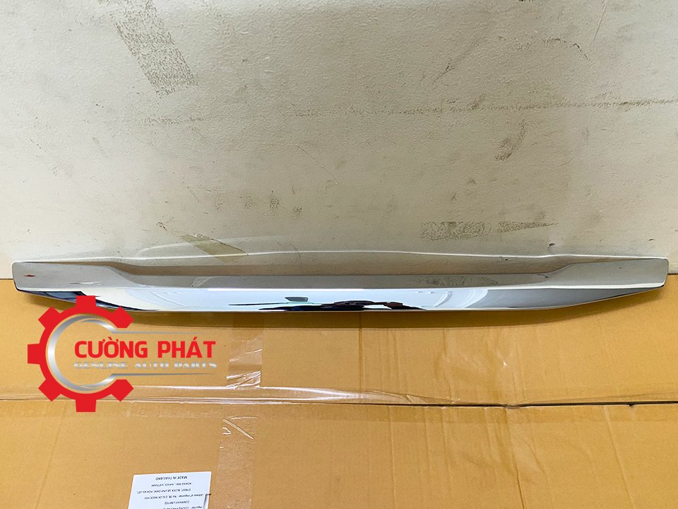 Nep-ma-cop-sau-Mitsubishi-Pajero-Sport-2018-2022-5817A262-5817A261 (1) Hình ảnh nẹp mạ cốp sau Mitsubishi Pajero Sport 2018-2022 chính hãng