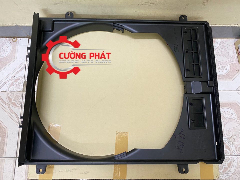 Long-quat-ket-nuoc-Mitsubishi-Triton-2015-2018-1360A097 (3) Hình ảnh lồng quạt két nước Mitsubishi New Triton 2015-2018 chính hãng