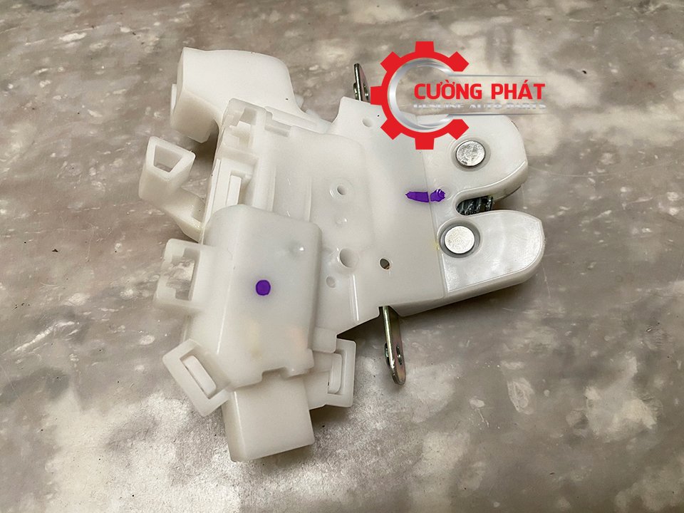 O-khoa-ngam-cop-Mitsubishi-Attrage-Mirage-5927A042 (3) Cận cảnh ổ khóa ngậm cốp Attrage, Mirage chính hãng